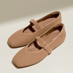 Women's Tan Ribbed Mary Jane Flats with Buckle